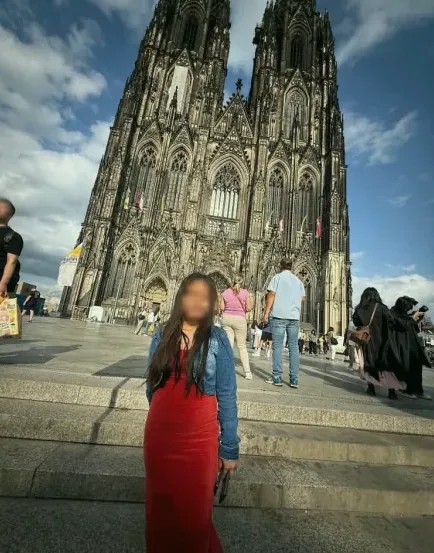 Amira, 22