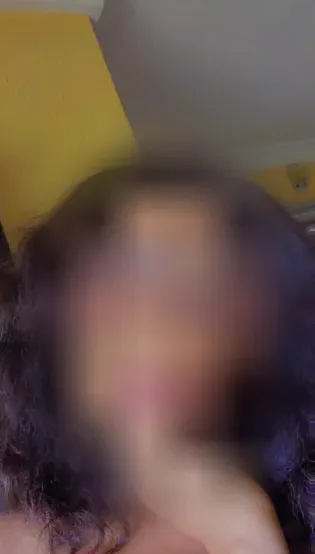 Andrea, 33