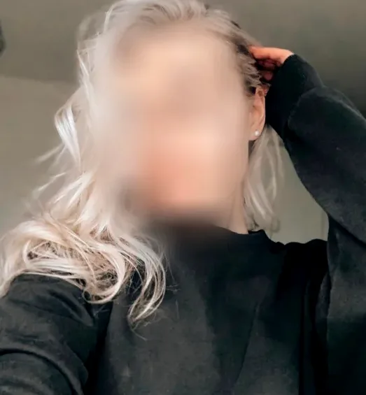 Aya, 24