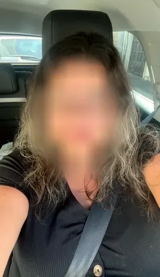 Ellen, 33