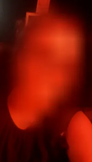 Ellie, 24
