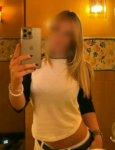 Emina, 29