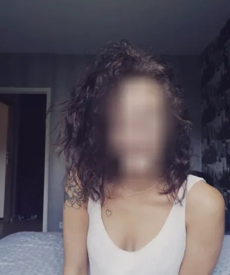 Isabella, 30