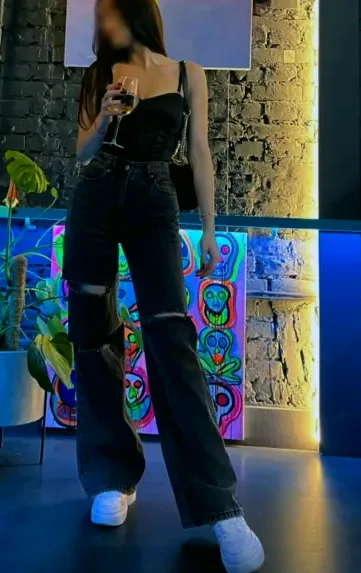 Jovana, 28