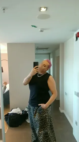 Liva, 33