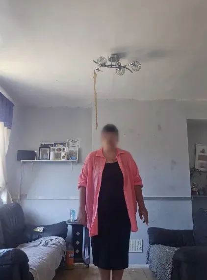 Nicoline, 35