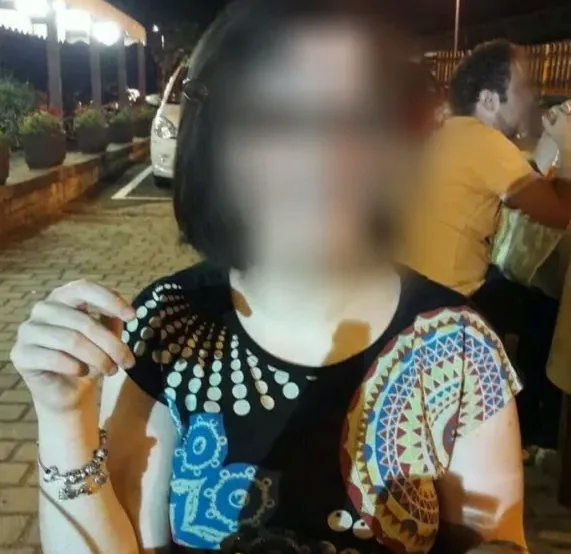 Tina, 32